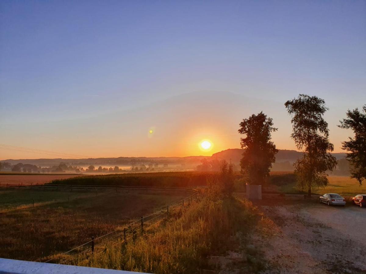 Bett'N Glueck - Uebernachtung & Fruehstueck Bed & Breakfast Zusmarshausen Dış mekan fotoğraf